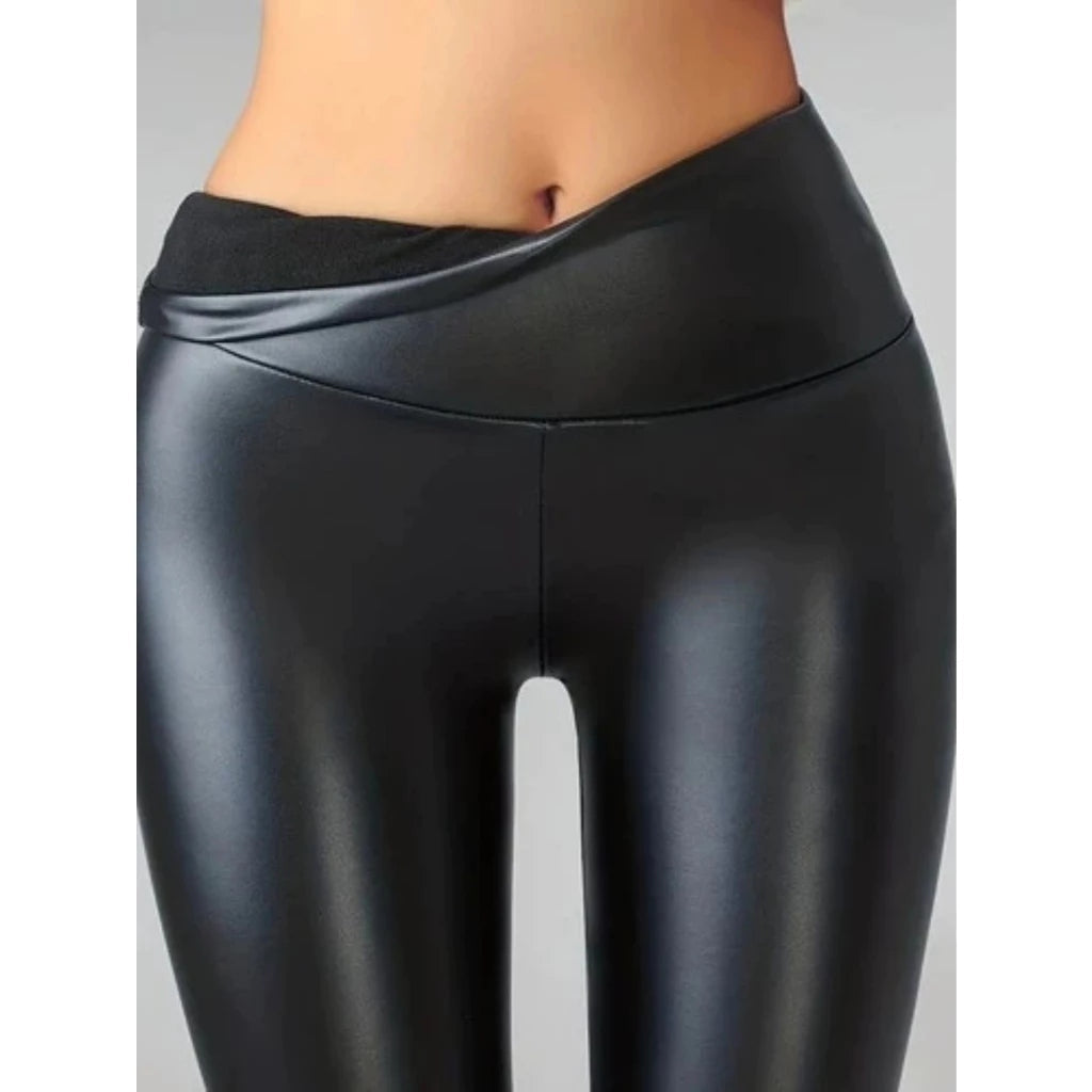 Calça Legging Skinny Feminina de Couro Flanelada