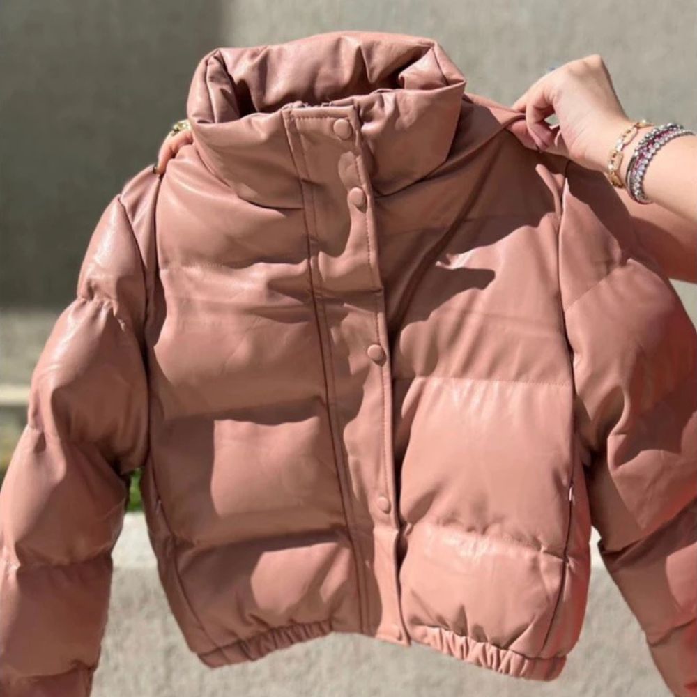 Jaqueta Puffer Feminina de Couro Forrada com Capuz