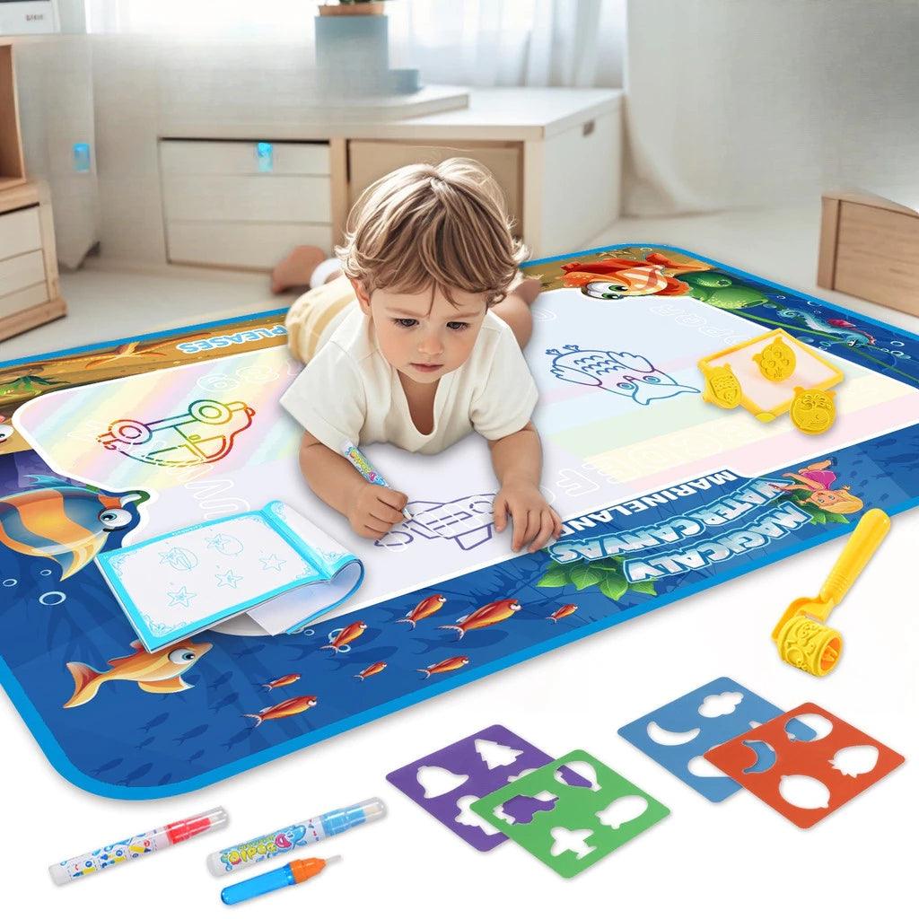 Tapete Mágico de Desenho com Água 100x80cm – Canetas Reutilizáveis e Moldes Educativos Montessori