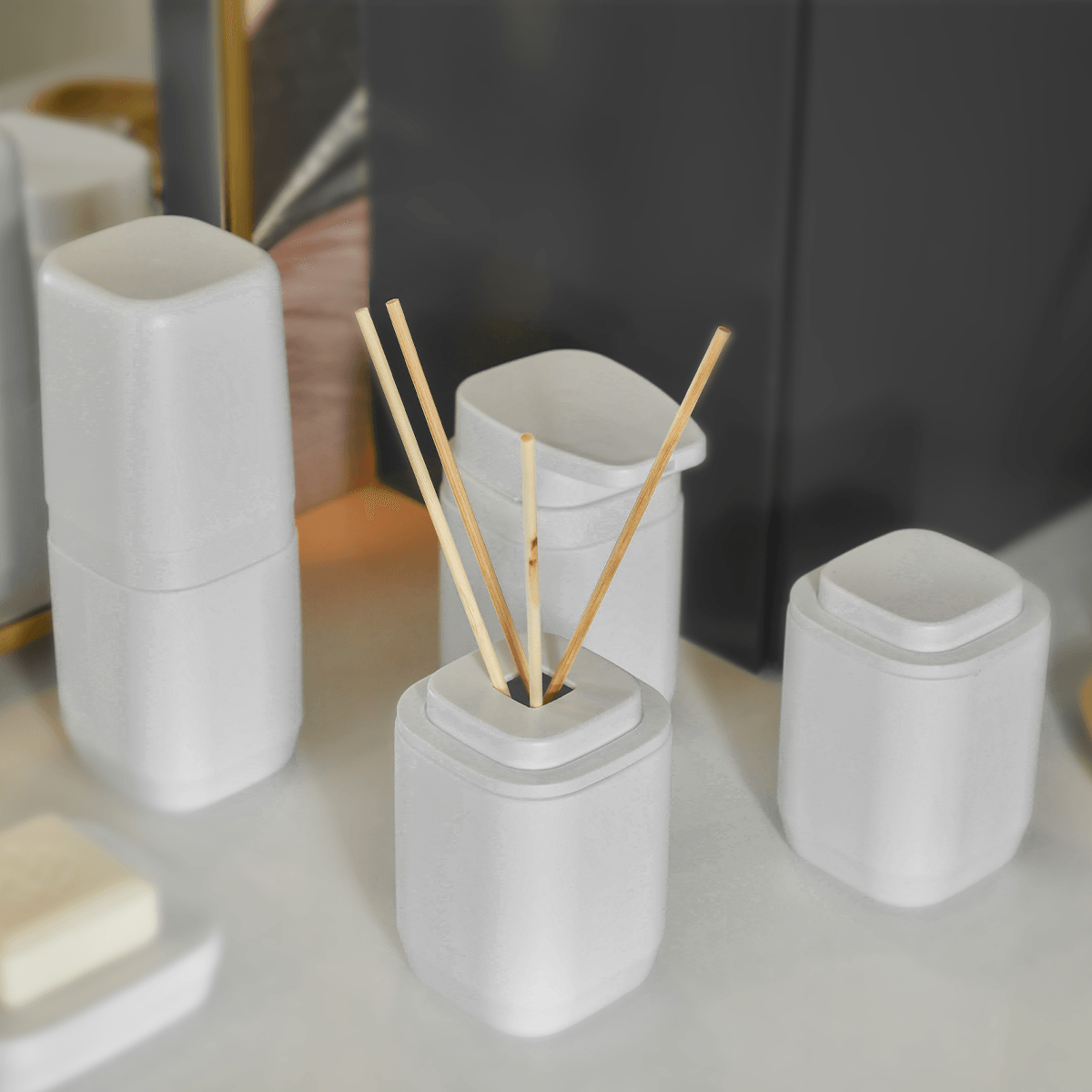 Kit de Acessórios de Bancada com Porta Sabonete Líquido 4 Unidades Linha Aura