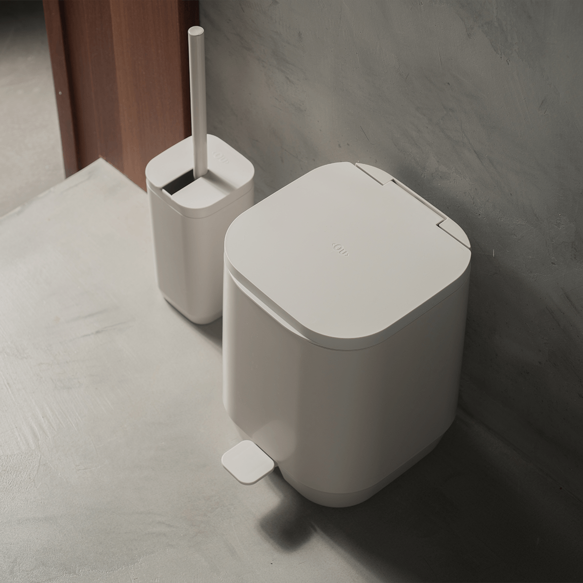 Kit de Banheiro com Lixeira com Pedal 2 Unidades Linha Aura