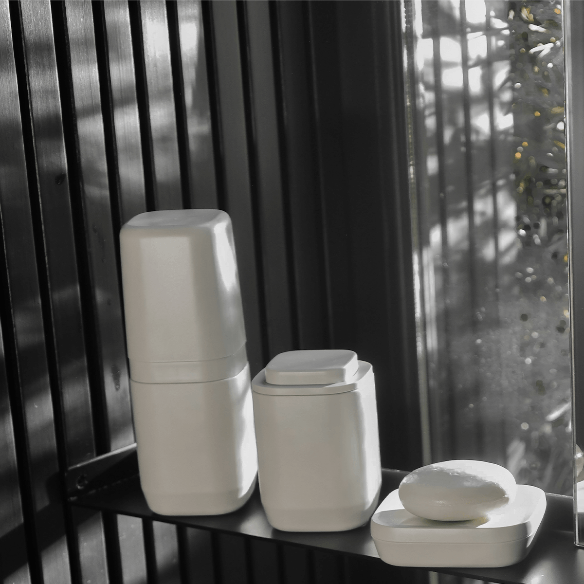 Kit de banheiro Completo com Lixeira de Pedal 6 Unidades Linha Aura