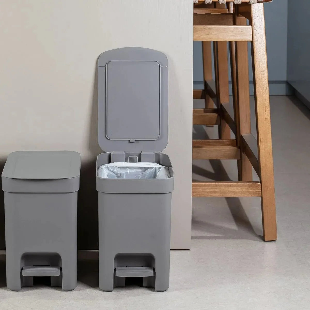 Kit de Lixeiras 6 Litros com Pedal 2 Peças Linha Trium