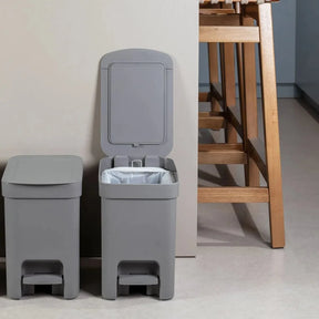 Kit de Lixeiras 6 Litros com Pedal 2 Peças Linha Trium