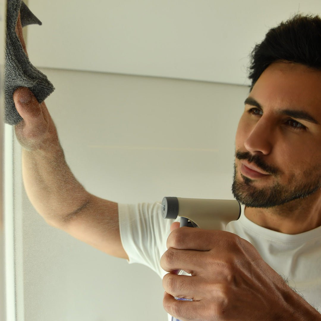 Kit Limpeza com Organizador, Borrifador e Panos 7 Peças Linha Flow