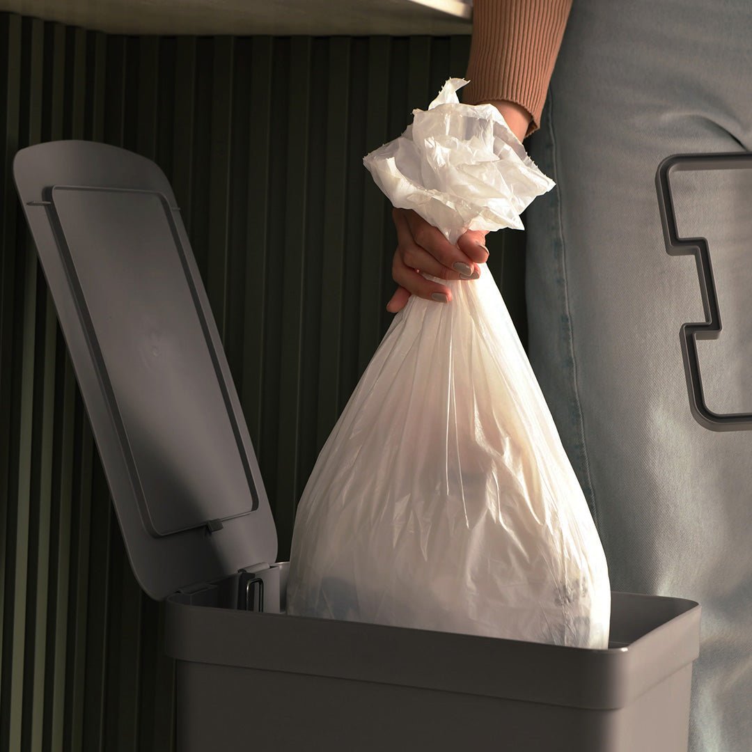 Lixeira 30 Litros Slim com Pedal Linha Trium