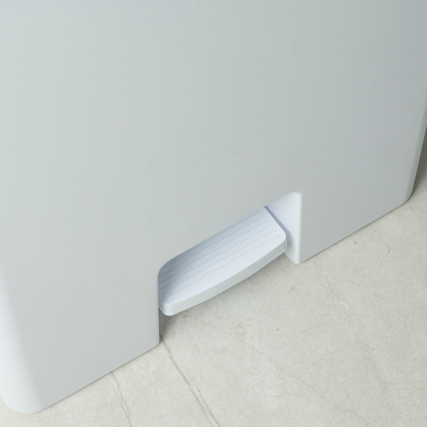 Lixeira com pedal com duplo compartimento 30L Linha Trium