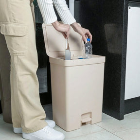 Lixeira com pedal 30L Linha Trium