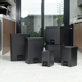 Lixeira com pedal 30L Linha Trium