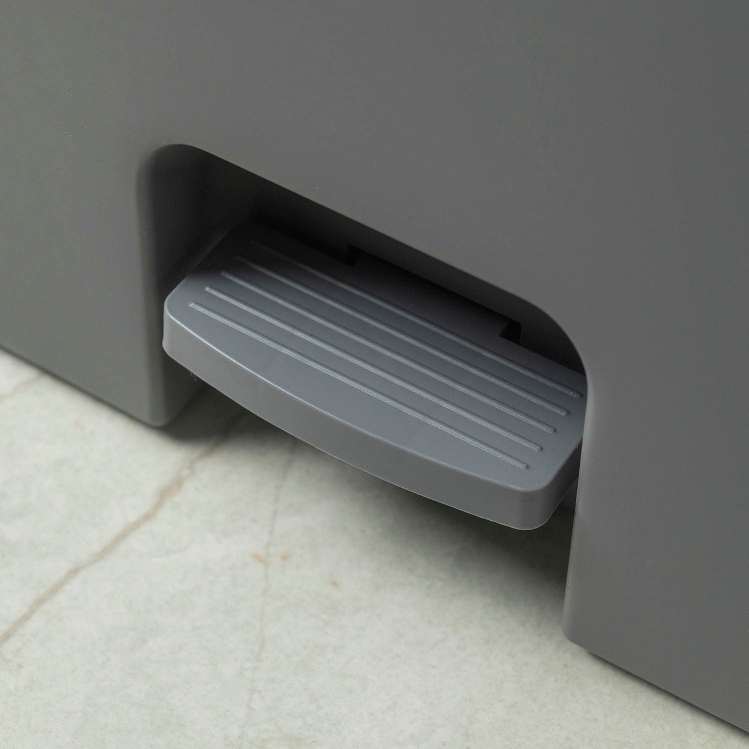 Lixeira com pedal 50L Linha Trium