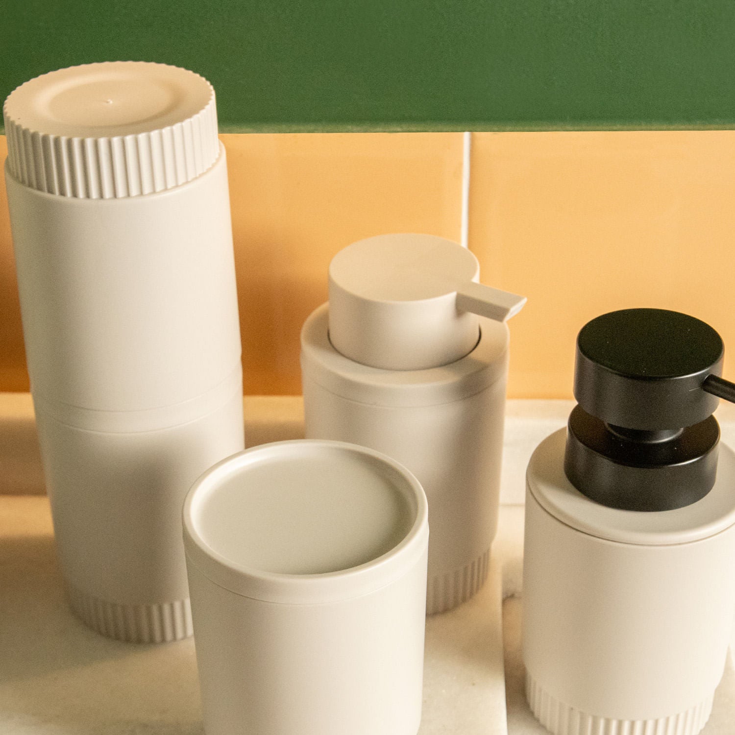 Porta Sabonete Líquido Monocromático 300ml Linha Dórica